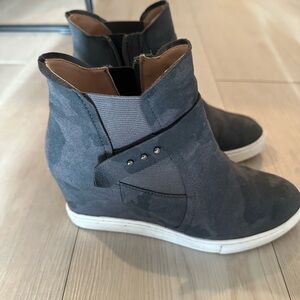 Stylish Gray Wedge Ankle Boots